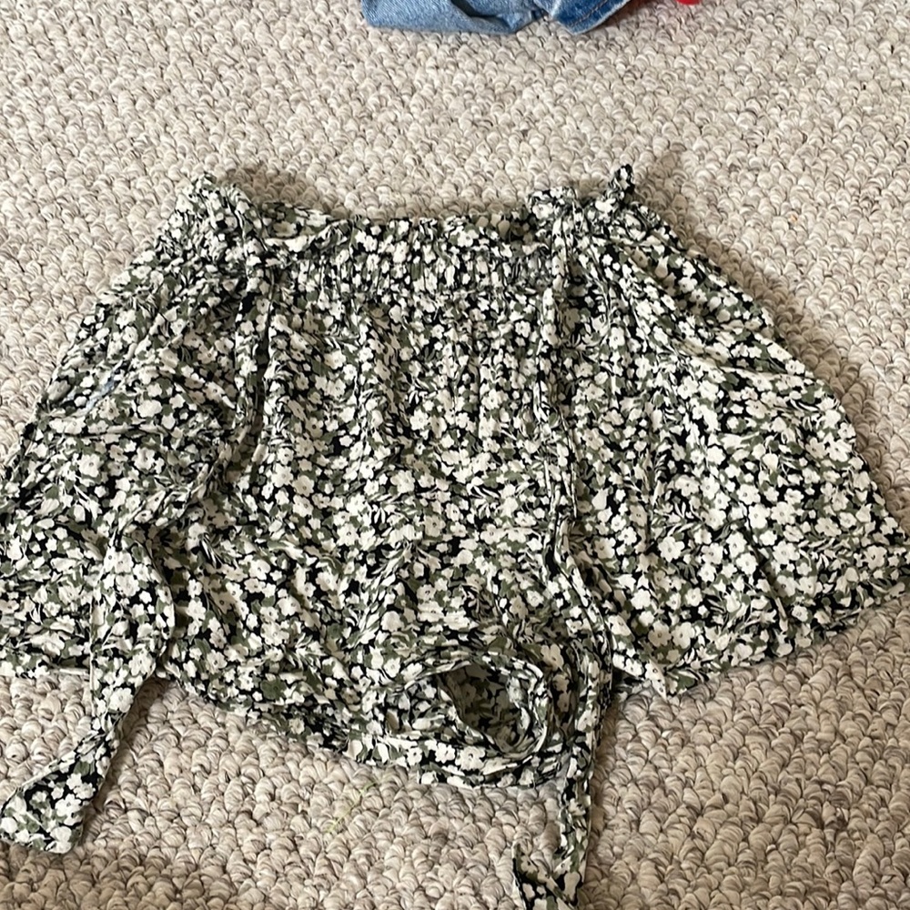 Women’s Floral Flowy Shorts